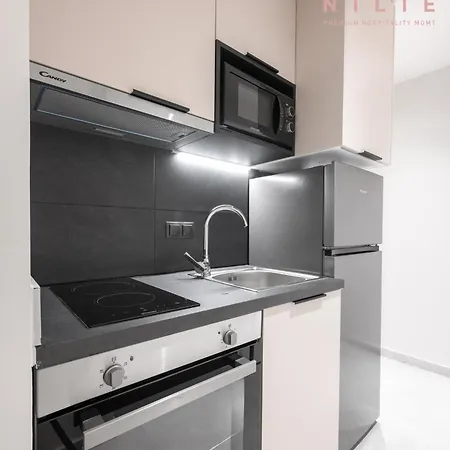 Vellow Door, Nilie Hospitality Mgmt Daire