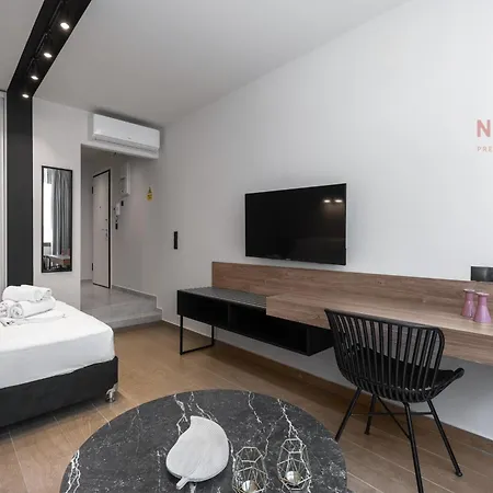 Vellow Door, Nilie Hospitality Mgmt Daire
