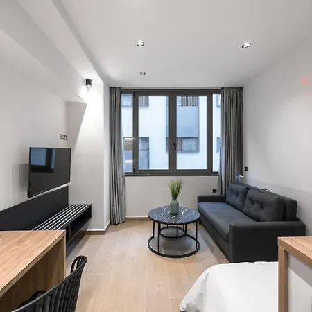 Vellow Door, Nilie Hospitality Mgmt Daire