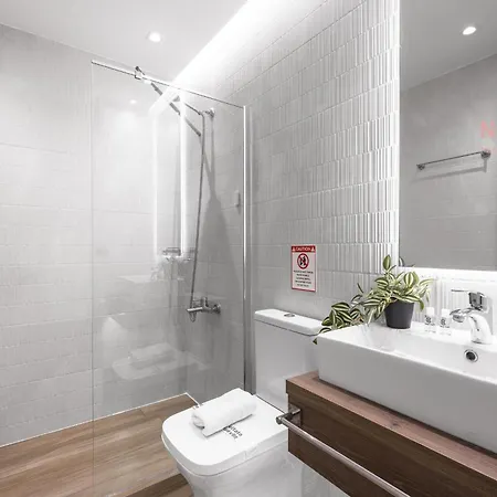 Vellow Door, Nilie Hospitality Mgmt Daire