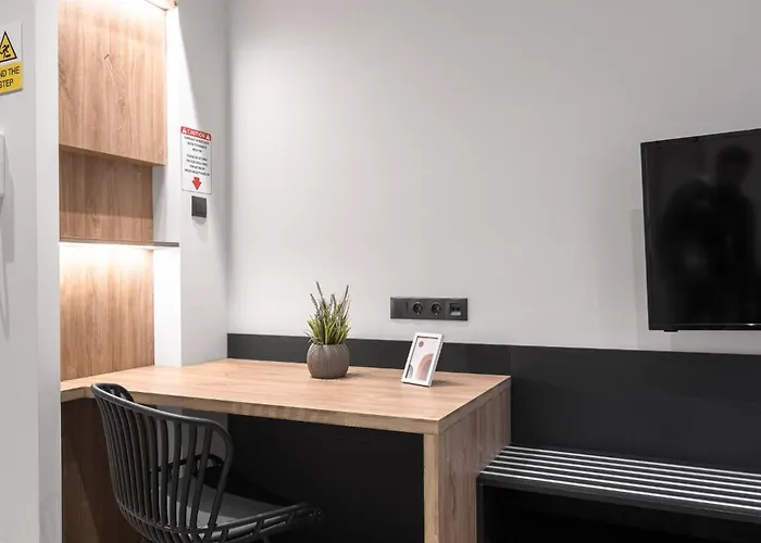 Vellow Door, Nilie Hospitality Mgmt *