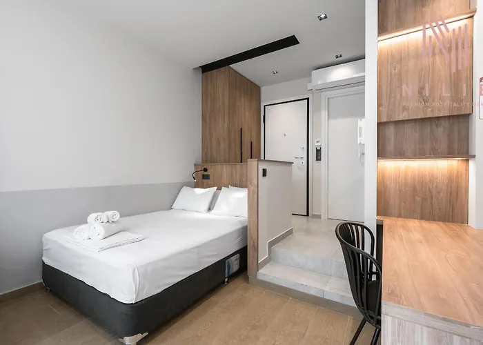 Vellow Door, Nilie Hospitality Mgmt Soluň