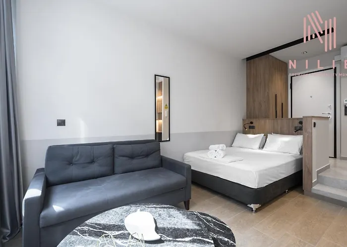 Vellow Door, Nilie Hospitality Mgmt Soluň