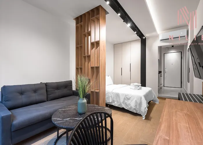 Vellow Door, Nilie Hospitality Mgmt Soluň